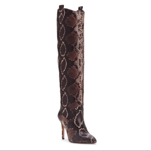 NIB Vince Camuto Croc Embossed Boots